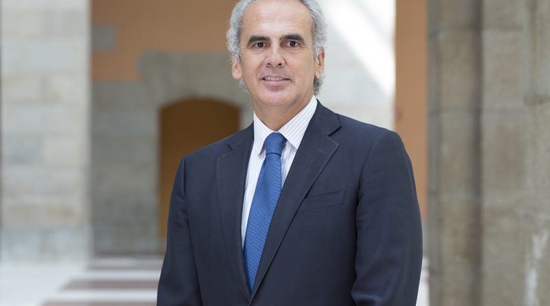 Enrique Ruiz Escudero, Consejero de Sanidad